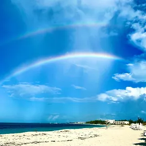 Flamingo House - Turks & Caicos Turtle Cove